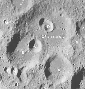Clairaut mit Nebenkratern (LROC-WAC)