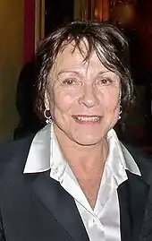 Anne Frank (1940) und Claire Bloom (2011)