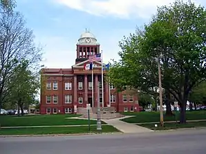 Das Clay County Courthouse in Spencer, seit 1981 im NRHP gelistet