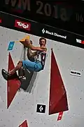 Schubert erreicht das Top eines Boulders