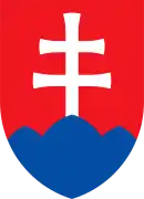 Das Doppelkreuz im Staatswappen der Slowakei (1939–1945) wurde stilistisch dem Rodobrana-Abzeichen nachempfunden
