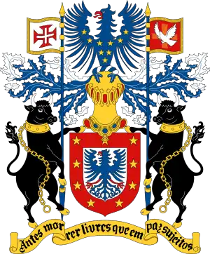 Azoren: zwei aufgerichtete schwarze Stiere halten als Schildhalter mit ihren Lanzen die Flagge des Christusordens und die Flagge mit der auffliegenden Taube des Heiligen Geistes