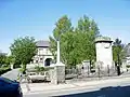 Kriegerdenkmal und die Jerusalem Chapel die größte der Kirchen.