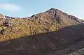 Blick über das Coire Reidh zum Gipfel des Sgùrr an Lochain