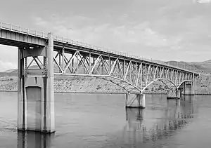 Columbia River Bridge(Bridgeport)