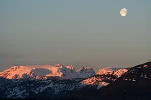 Comox-Gletscher an einem Morgen im Februar