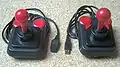 Links 9-pin-D-SUB-Anschluss, rechts USB-Anschluss