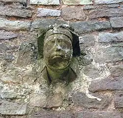 …und der behauenen Konsole