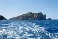 Die Insel Gargali mit einem  Wachturm der zum Verteidigungssystem der genuesischen Republik gehörte