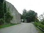Stadtmauer mit den Resten der Porta Santa Margherita