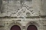 Ziergiebel und Medaillons