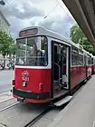 Im Anschluss an die verkürzte U2 verkehrende U-Bahn-Zusatzlinie U2Z derStraßenbahn Wien, 2021