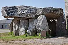 Zum Vergleich: Crucuno-Dolmen in Plouharnel in der Bretagne