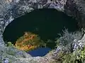 Blick auf die spiegelnde Wasseroberfläche