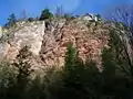 Czerwona Skała (Roter Fels) im Naturschutzgebiet Zaskalskie-Bodnarówka