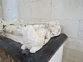 Detail mit dem Löwen und dem Widder zu Füßen der Gisants