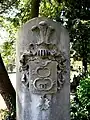 Wappen des Bruno von François an seinem Grab