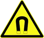 DIN 4844-2 Warnung vor magnetischem Feld D-W013