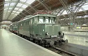 öst­li­che Bahn­steig­halle und Mu­seums­gleis 24
