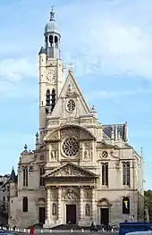 Klassizistischer Barock, St. Étienne du Mont, (1610–1622): „die Frontfassade [ist] eine Mischung aus einer Fensterrose im gotischen Stil, einem Portikus und Giebelfeld der Klassik, sowie einem Giebel und Obelisken des Manierismus“.