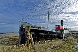 Das Schwesterschiff Albatros aus dem Jahr 1912 liegt heute in Damp auf dem Sandstrand