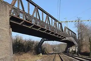 Eisenbahnbrücke am Wöhlerweg