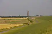 Blick vom Deich auf Campener Leuchtturm