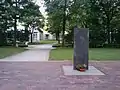 Gedenkstele für Karl Heinz Beckurts und Eckhard Groppler auf dem Siemens-Gelände Neuperlach
