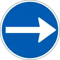 D11.3: Vorgeschriebene Fahrtrichtung – hier rechts
