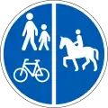D26.4: Getrennter Reit-, Geh- und Radweg (Rad- und Gehweg links, Reitweg rechts)