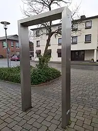 Der freundliche MetalldetektorFlorian Münchow & Stefan AdamyBahnhofsvorplatz