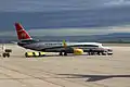 Bahn-Werbung mit der Marke „ICE“ auf einem Flugzeug der Fluggesellschaft TUIfly