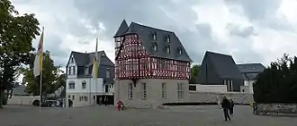 Diözesanes Zentrum Sankt Nikolaus mit (von links) Domküsterhaus, Altem Vikariat und St. Maria