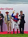 Frankie Dettori beim Selfie während der Siegerehrung
