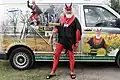 Didi Senft vor seinem Tourbus