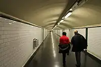 Diego de León, Madrid;Fußgängertunnel zwischen den Bahnsteighallen der Linien 4 und 5