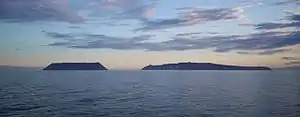 Diomedes-Inseln (links: Kleine Diomedes-Insel)