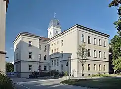 Rückseite des Direktionsgebäudes