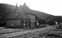 Ehemaliges Bahnhofsgebäude der Kleinsiedlung Bahnhof Dittwar, 1984