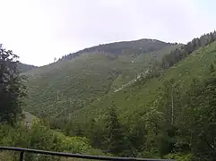 Dlouhý důl mit dem Stoh im Hintergrund