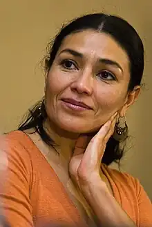 Dolores Heredia spielt Laurita und Arcelia Ramírez die Lehrerin Sofia