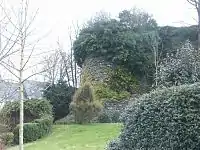 Reste der ehemaligen Burg Châteaulin