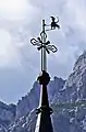 Die Turmspitze mit Wetterfahne