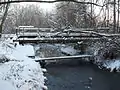 Brücke der Bahnstrecke Neumünster–Ascheberg über den Dosenbek im Brachenfelder Gehölz