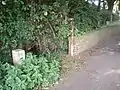 Brücke über die Kendel bei Hommersum mit deutschen und niederländischen Grenzsteinen