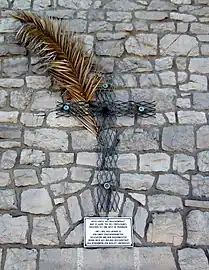 Maschendrahtkreuz