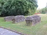 Drei barocke Steinsärge