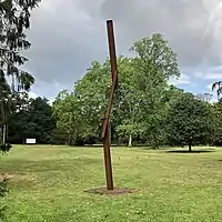 Peter Schwickerath: „Dreiteilige Vertikale“, 2014 (Stahl)