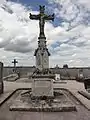 Kreuz auf dem Dorffriedhof