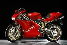 Ducati 748 mit Anbauteilen aus Carbon